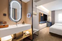 H Crystal Hotel (Shangqiu Ancient City First People's Hospital) Hotels near Beihai Park