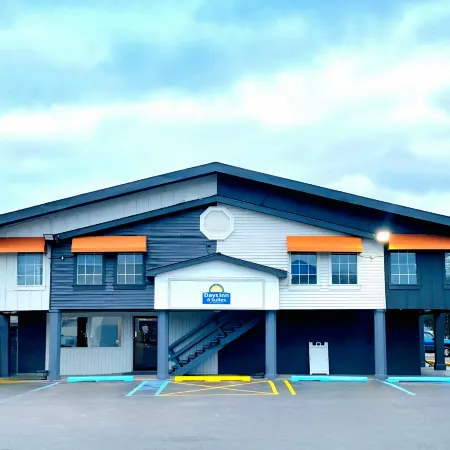 Days Inn & Suites by Wyndham Port Huron