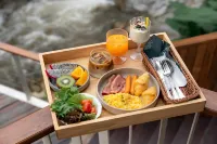 Taryn Tara Cafe and Stay - breakfast