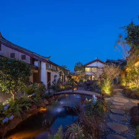 Lijiang Old Town Fog Gallery · Misty Streamside Rain Corridor Panoramic View home (Mufu Branch)