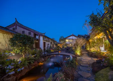 LiJiang Fog Gallery Mountain Riverside ·  Old Town Panorama Hotel