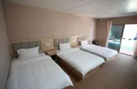 STARHOUSE Hotel dekat Hakka House