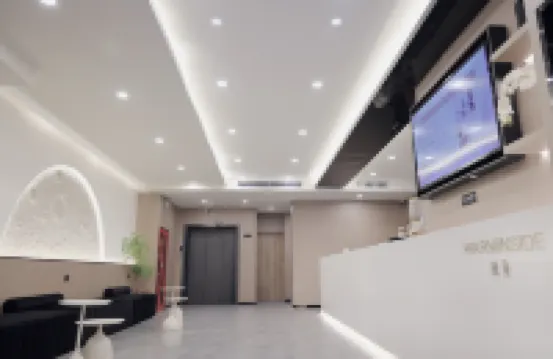 邂逅·暖裏輕智能酒店（青島棧橋天主教堂店）