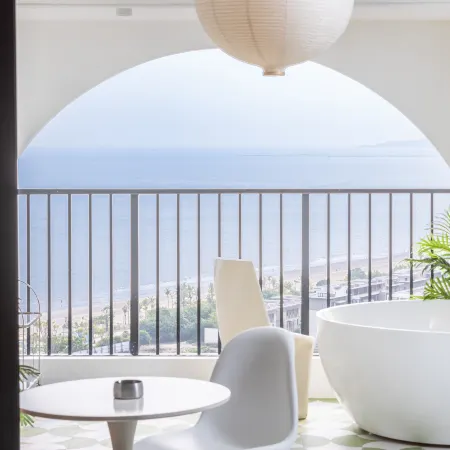 Wuyou Sea View Holiday Apartment (Shanwei Poly Jindingwan Branch)