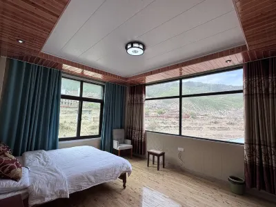 Yangda Homestay (Daocheng Visitor Center) Các khách sạn gần Langjiling Temple of Gongga