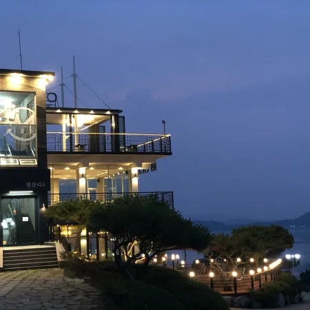 Hotel Hue Loft