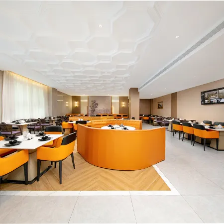 Vienna International Hotel (Nagqu Mundrup Commercial Center Store)