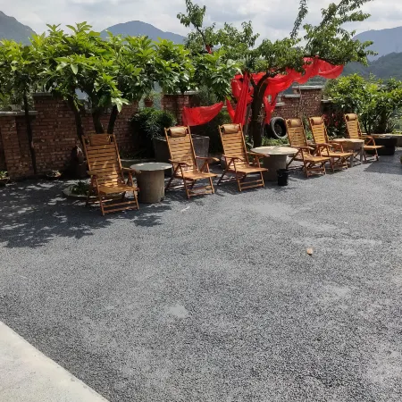 Beichuan Shiyi Huaguo Hotel