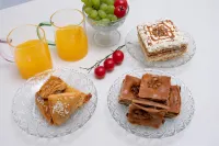 Zhaolan Light Luxury Vacation Homestay (Tekes Bagua City Store)