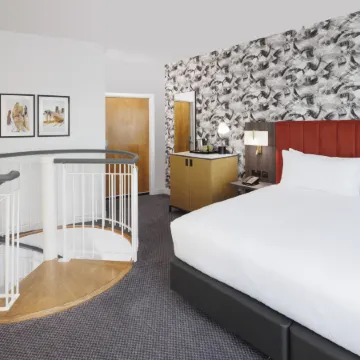 DoubleTree by Hilton Manchester Piccadilly Отели рядом с достопримечательностью «Развлекательный центр Printworks»