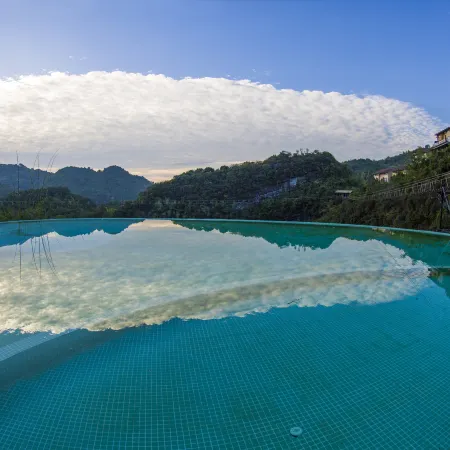 Cliff Hotel