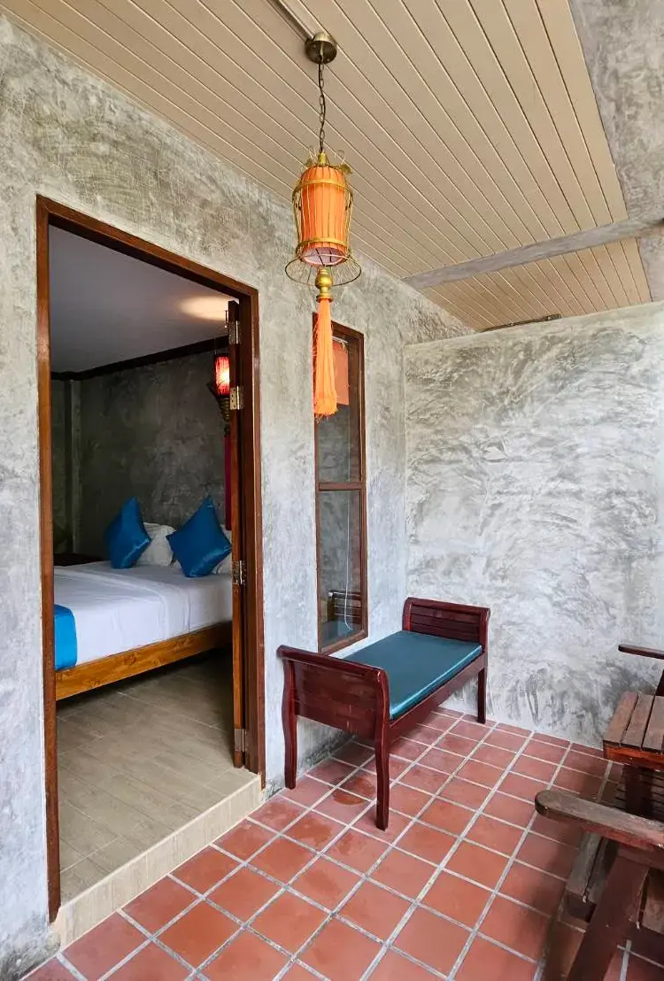 ห้องซูพีเรียดับเบิล พร้อมทางเข้าสระว่ายน้ำและห้องครัว