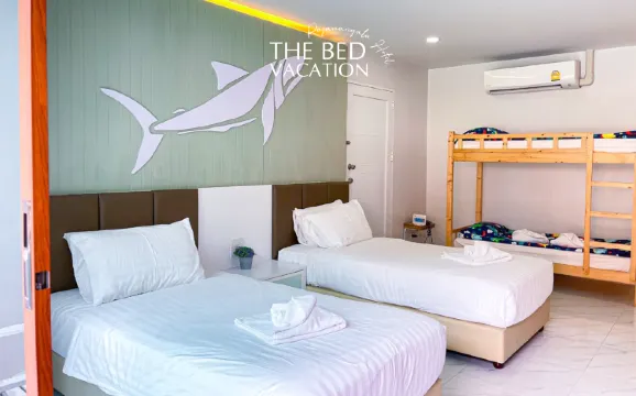 ทวินแกรนด์เชื่อมกับสระว่ายน้ำ