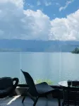 瀘沽湖兩棵樹湖景客棧