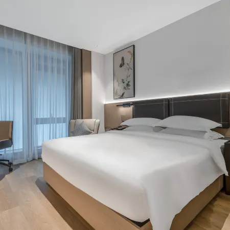 Ningbo Huayingyue Hotel (Tianyi Square City God Temple Commercial Pedestrian Street Store)