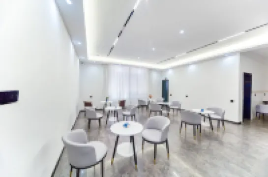 Dreyfu Cinema style Hotel (Maitreya Qinglai Park Giant Century Square Branch)