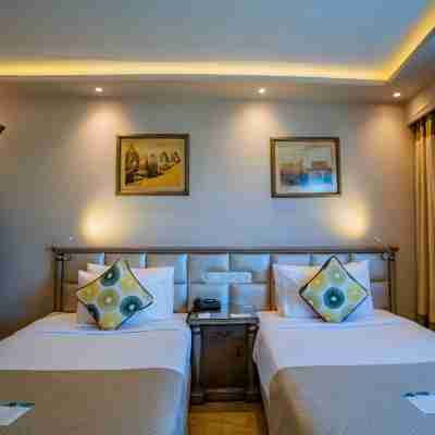 Sunrise Alex Avenue Hotel Rooms