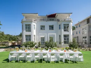 Floral Hotel·Twelve places of Great Wall homestay