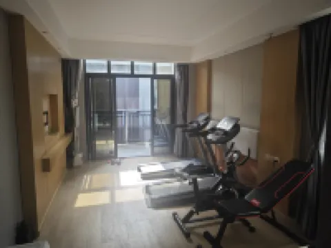 Qiaojun Hotel (Zhanjiang Dingsheng Plaza Luchuan Avenue Middle)