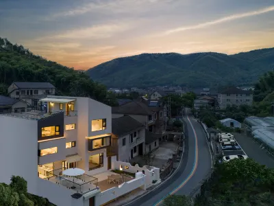 Wuhe Village, Tianhuangping Town, Anji County Hotels near Xushiwu Village