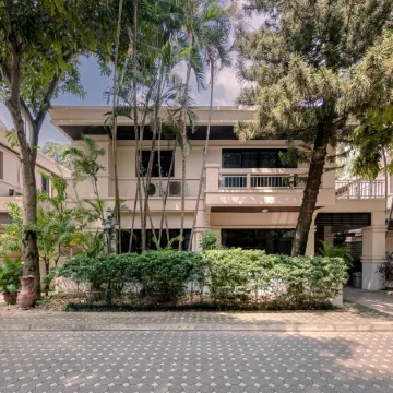 Oriental Palace Apartments Hanoi Отели рядом с достопримечательностью «Тайхо»