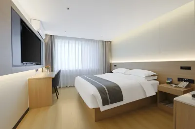 Zhoushan Island Hotel (Yanji Department Store East Market Branch)