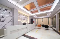 Contracted theme hotel