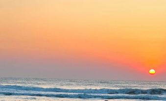 EHOUSE Rose Summer First Homestay(Shenzhou Peninsula Tourist Resort Tourist Highway Store)