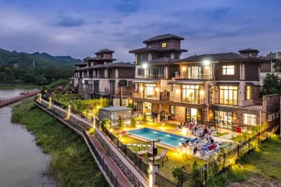Qushu Midea Luhu Qileyuan Villa Hotels near Alice in Wonderland Flower Sea