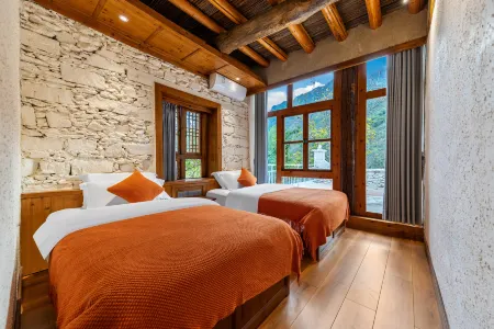 Baima Kangqin Mountain View Starry Sky Homestay (Danba Suopo Tibetan Village) Отели в г. Даньба