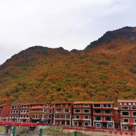 Heishui Jinshan Yiju Homestay