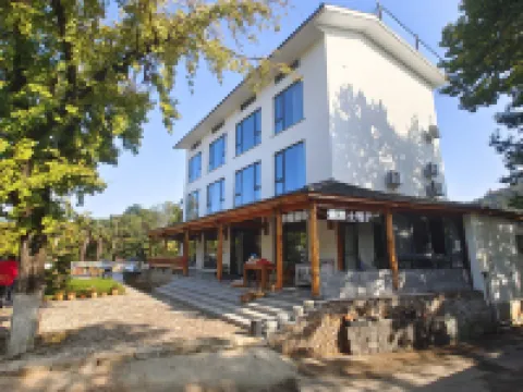 Changxing Shuyu Autumn Homestay Hotels near Changxing Badujie Scenic Area