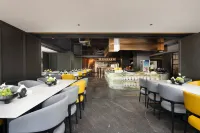 Yibin Qianyi Hotel