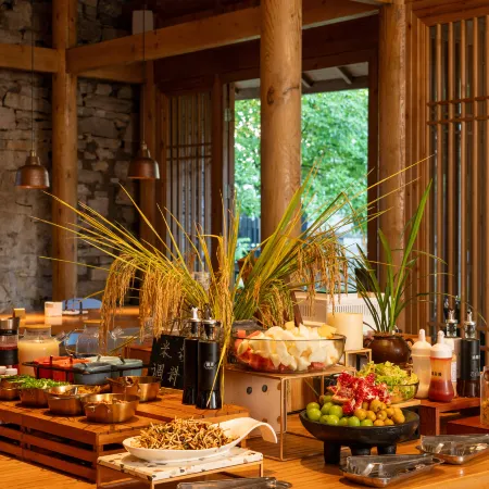 Jianglu Village Dawn Resort