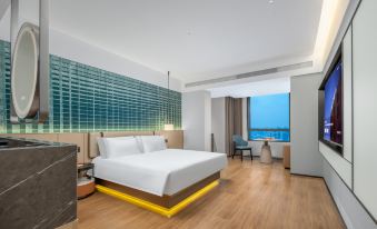 LiangZhi Huipin Hotel (Haikou Xiuying Exhibition Center)