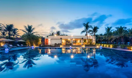 Grandvrio Ocean Resort Danang Отели рядом с достопримечательностью «Montgomerie Links»