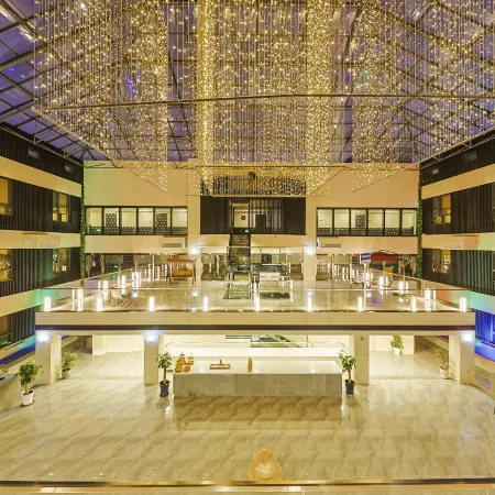 Barluna Hotel (Yanji Yanbian University West Market Branch) Отели в г. Яньцзи