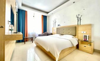 Yuelai Hotel (Nanning Shi Dashatian Subway Station Jinxiangdadao Subway Station)