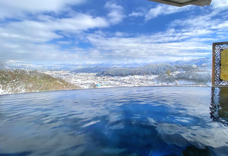 2. Hotel As..