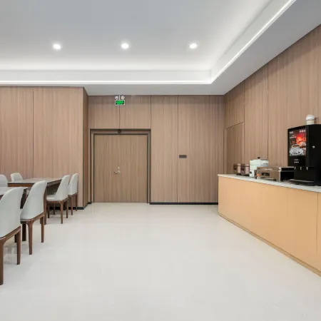 Longgang Hongmao Film Hotel