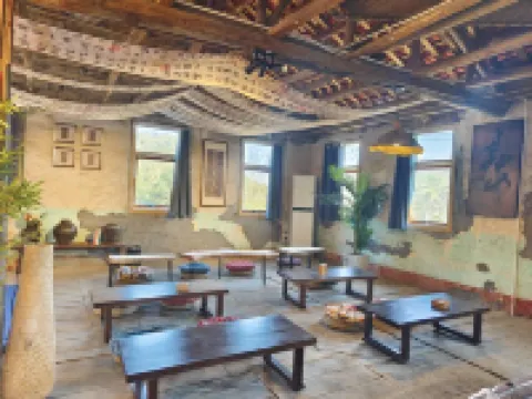 Xianning Starry Rain Bamboo Yard B&B