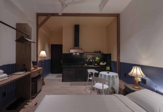 4. 더 램프 부티크..