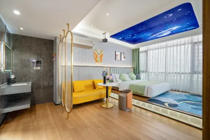 Foshan Bomeng Qingju Cinema Homestay"
