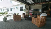 RedDoorz @ Insular Square Mandaue City Hotels in Liloan