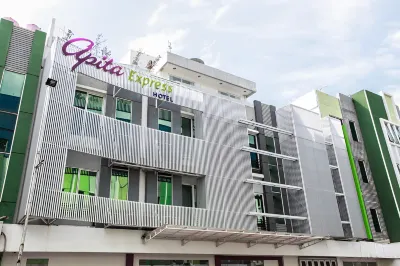 Apita Express Hotel Hotel dekat Panda roti