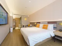 Homeinn Plus Hotel  (Shenyang Tiexi Stadium Chonggong Street Metro Station） 森林公園周辺のホテル
