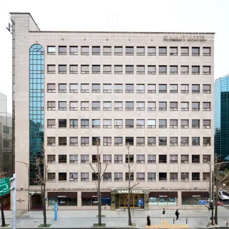 Summit Hotel Seoul Dongdaemun Отели рядом с достопримечательностью «Мост Супхёгё»