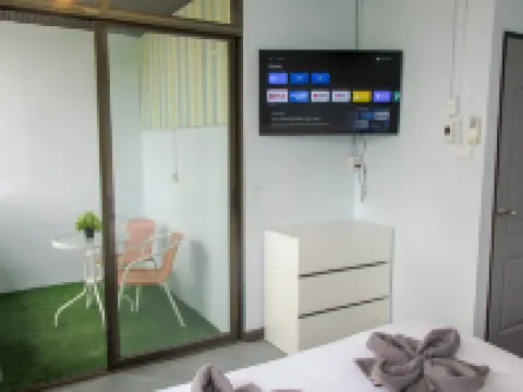 420 Hostel - Ekkamai Buds & Beds Hotels near SDA Bangkok Korean Church