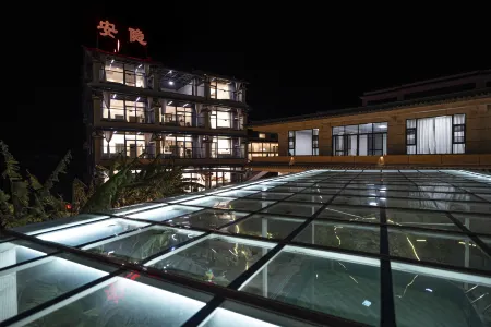 Anyin hot spring hotel Отели в г. Ижуюань