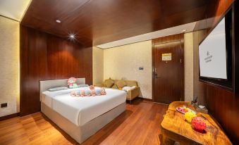 Mingmen Grand Rezen Hotel (Kunlun Lake Hotan New Night Market)